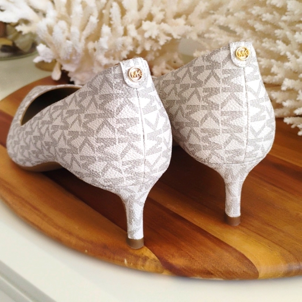 Michael Kors 🔥 NWT 🔥Alina Flex Kitten Pumps. Ivory Patterned Heels. Sz 9 - Picture 6 of 17